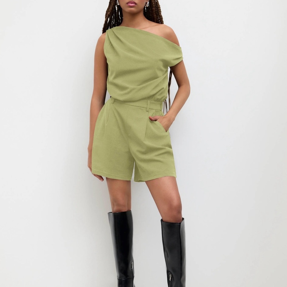 Asymmetrical Neck Solid Pleated Romper - image 2